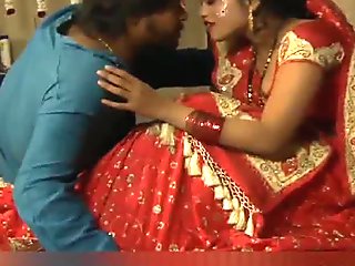 Exclusive Kolkata Bhabi Sumenda Has Hot Sex with Sharee (HD)