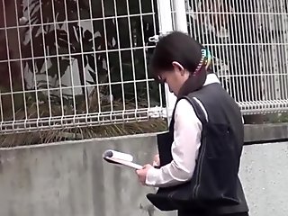 Japanese women in high heels are a subject of sharking