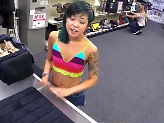 Asian teen pawnee deepthroating and fucking
